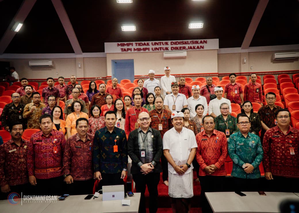 Bupati Bangli Buka Sosialisasi Pemerintah Digital: 