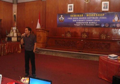 Seminar/Workshop FOSS dan Piranti Lunak Legal 4