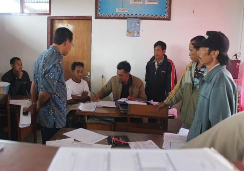Pembinaan KIM di Bonyoh dan Pembinaan Tower di Bayung Gede